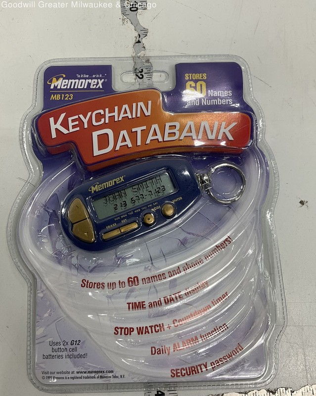 Memorex MB123 Blue Keychain Databank Electronic Organizer Stores 60 Names