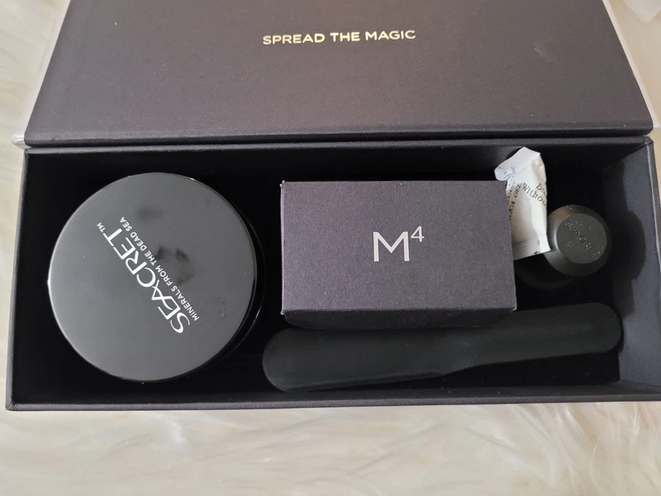 Магнитная грязевая маска SEACRET M4 Dead Sea Mineral Rich 1,8 жидк. унции Фотографии для Exp - Изображение 2 из 4