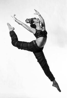 Dancer Joysanne Sidimus with the Pennsylvania Ballet 1969 Dance Art Old Photo 3