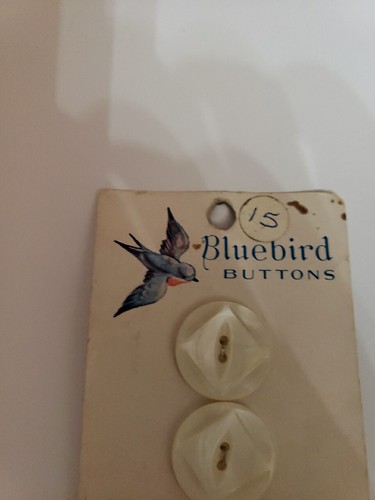 Vintage Bluebird Buttons Genuine Pearl 1 In NOS Card of 2 flat 2-hole decorative - Picture 3 of 4