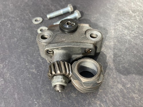 1975 Norton Commando 850 MKIII Oil Pump Assy & Worm Gear 06-6193 06-7890 06-7889 - Picture 4 of 13