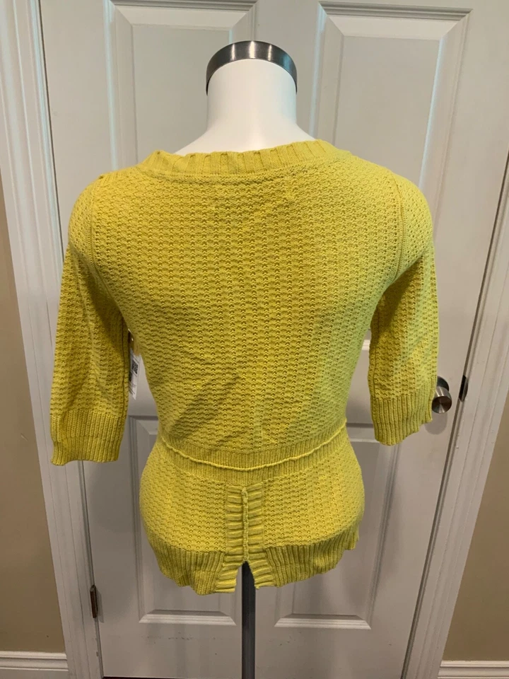Cárdigan tejido amarillo gorrión abotonado con bolsillos, talla pequeña Foto 4 de 4