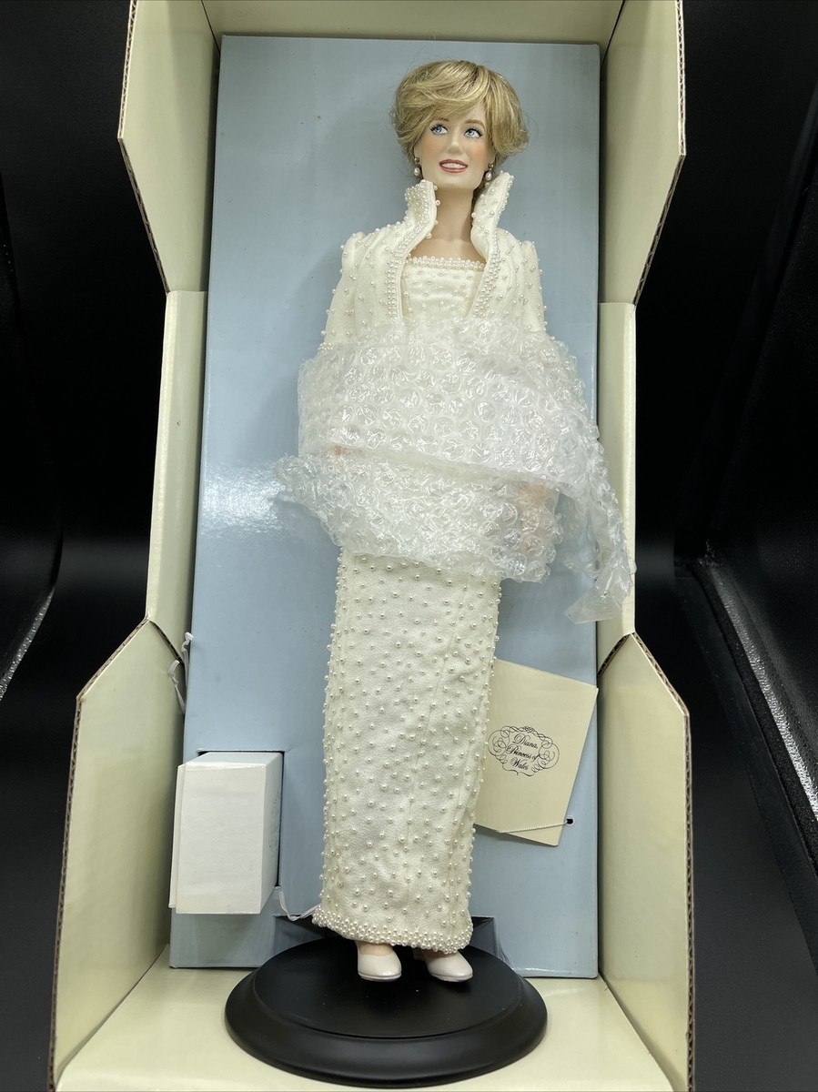 lady diana elvis dress Princess Diana's personal designer on Hong Kong 'Elvis' dress, her other  wardrobe highlights and her fashion legacy