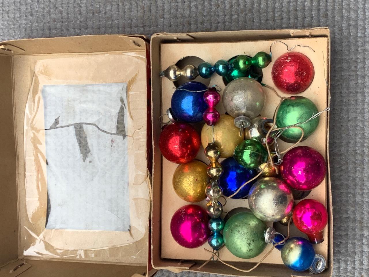 SMALL BOX OF VINTAGE CHRISTMAS TREE DECORATIONS. eBay