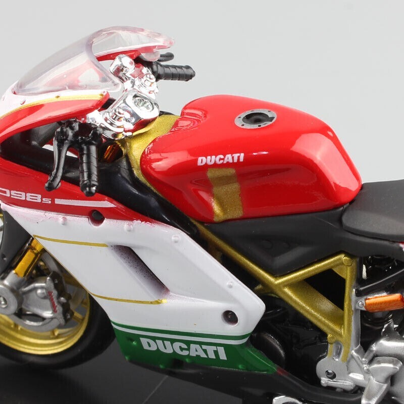 Maisto Ducati 1/18モデル 2008年製 Maisto Ducati 1/18モデル 2008年製 - メルカリ