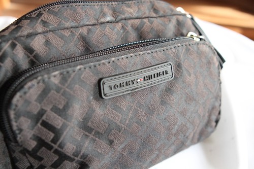 Tommy Hilfiger Black Gray Jacquard Adjustable Crossbody Belt Bag *small flaw* - Picture 7 of 15