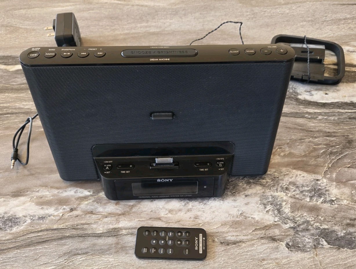 Sony ICF CS 15 i P Black i Phone i Pod Clock Radio Speaker Dock Dream Machine Remote photo