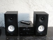Yamaha CRX-332 Hi Fi CD iPod USB AM/FM Mini Stereo System w Speakers Bonus