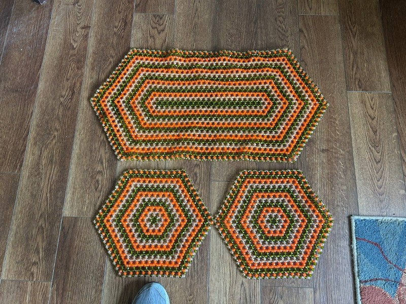Vintage Plastic Beaded Table Runner & placemats Green & orange 1970's BOHO