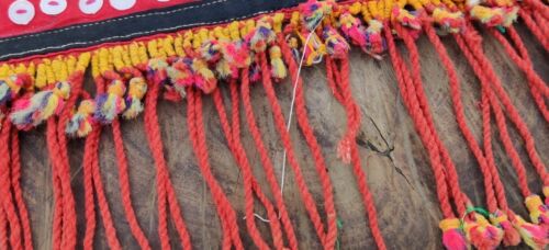 HANDMADE OLD TRIBAL ETHNIC MIRROR EMBROIDERY WALL HANGING/PATCH DECOR TAPESTRY - Picture 4 of 5