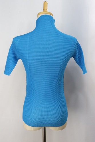 ISSEY MIYAKE Blue Pleats High Neck Short Sleeve Top 058 9115 - Picture 6 of 6