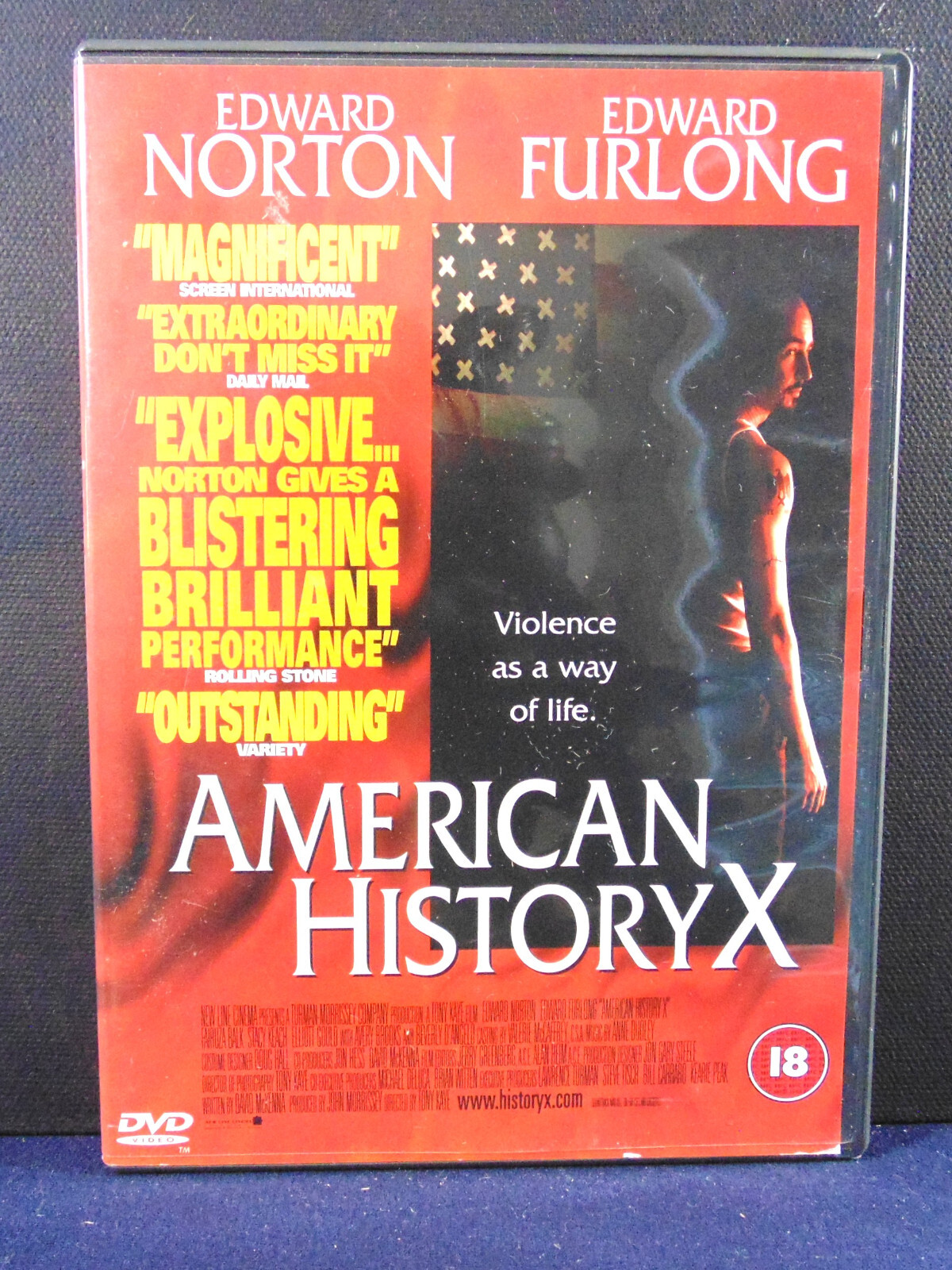 AMERICAN HISTORY X - Edward Furlong, Edward Norton ------------- SEE PHOTOS