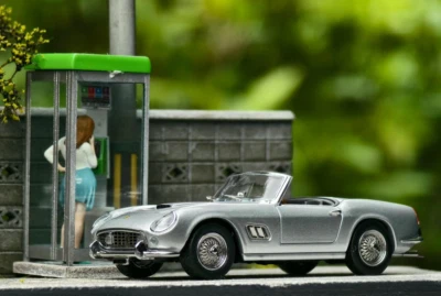 GFCC 1:64 Silver 1960 250GT California SWB Classic Model