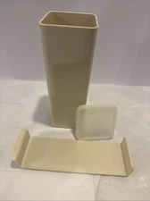 Vintage Tupperware Cheese Cracker Keeper 1696-6 USA