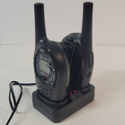 Cobra MicroTalk CXT280 2-Way Radios Walkie Talkies Charger Tested Working
