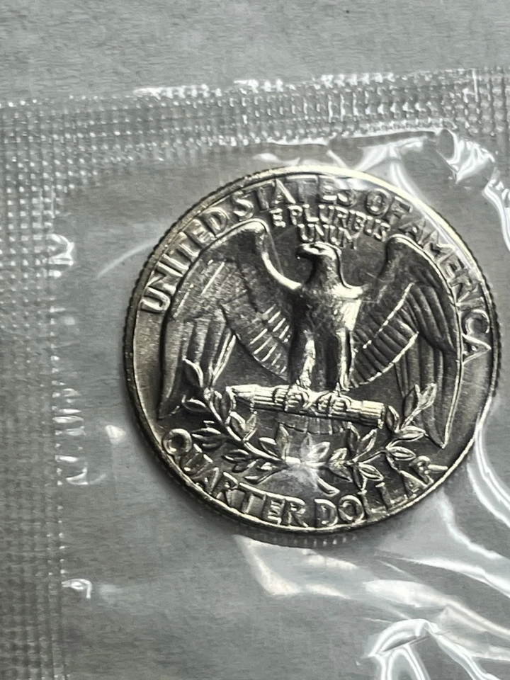 1973 P Washington Quarter BRILLIANT COIN MINT UNC SEALED IN CELLO - Image 4 of 4