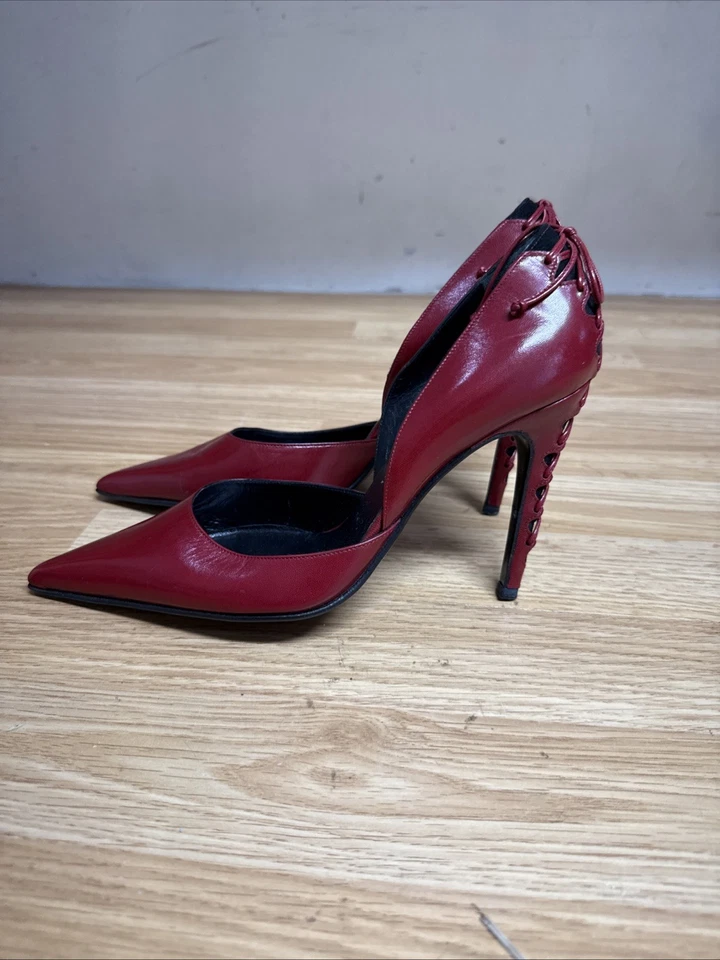 Tacones Alexandra Neel de cuero rojo con cordones en la espalda para mujer talla 37,5 o talla 7 de EE. UU. Foto 3 de 4