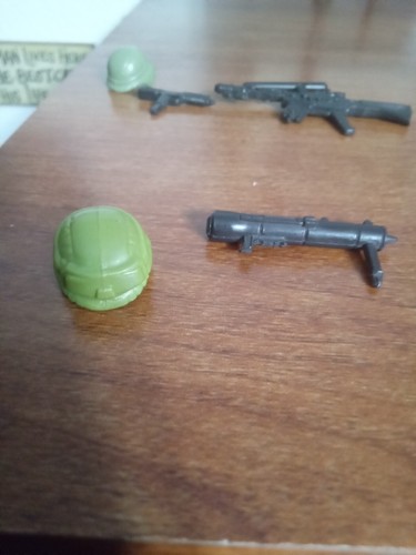 Vintage 1980s G.I. Joe Hasbro Original Figure/Accessory Lot Snake Eye's Uzi etc. - Picture 5 of 24