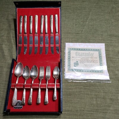 Meriden Camelia Silver Plate Flatware 8 Set 35 Pc In Original Box