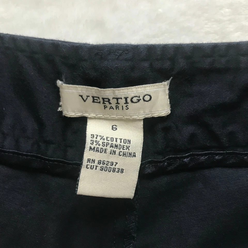 Pantalones Cortos Vertigo Paris Para Mujer Azul Marino 3.5" Entrepierna Elastizados Talla 6 Cintura 31" Usados en Excelente Condición Foto 3 de 4