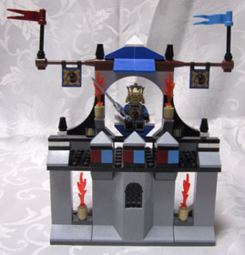 VINTAGE LEGO 8779 THE GRAND TOURNAMENT KNIGHTS KINGDOM II 2004 USED INCOMPLETE