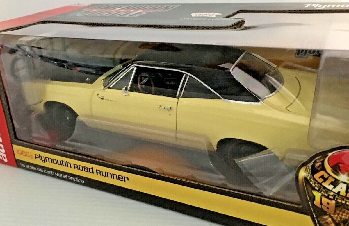 1/18 LOONEY TUNES 1969 1/2 PLYMOUTH 440-6 PACK ROAD RUNNER | eBay