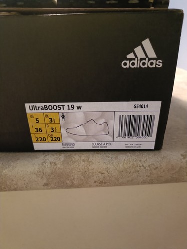 UltraBOOST 19 w Adidas Size US 5 Womans - Picture 2 of 6