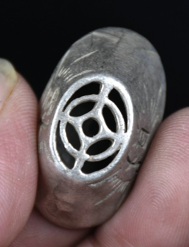 3Cm Old Chinese Miao Silver Feng Shui Small Wealth Money Yuanbao Ingot Pendant - Picture 7 of 7