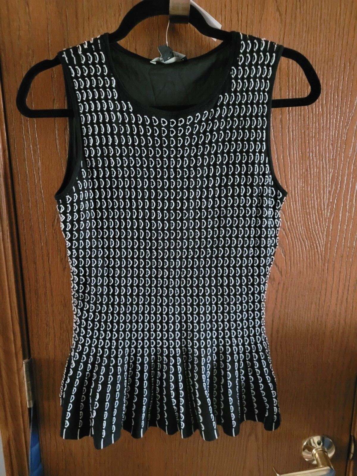 Foto 1 di 2