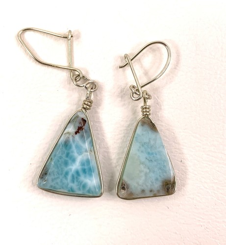 Blaue Dreieck zusammengesetzte Ohrhänger silberfarbene Fassung Wirbel Design Schmuck - Bild 1 von 5