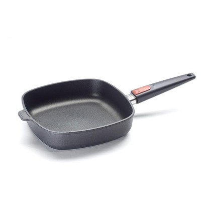 Woll Nowo Titanium Induktion, Gusspfanne, viereckig, AS 26 x 26 cm, 6,5 cm hoch