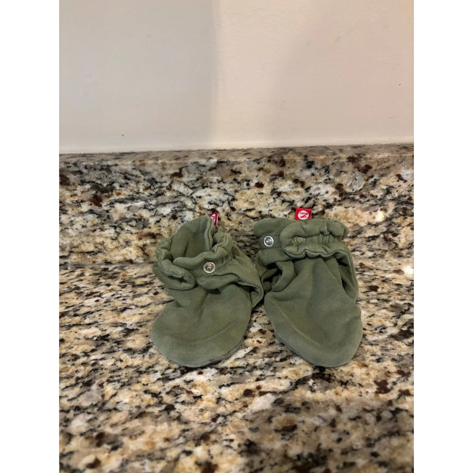 Botines de bebé Zutano con agarre de algodón orgánico 24 meses verde y tostado Foto 4 de 4