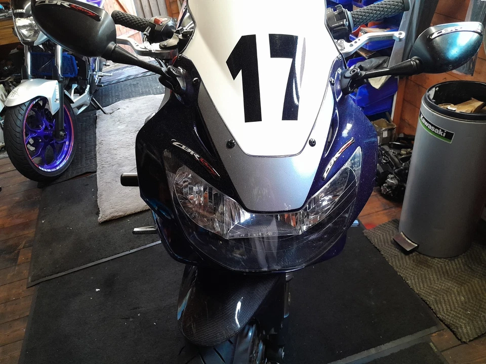 Honda CBR900RR Fireblade - Image 4 of 4