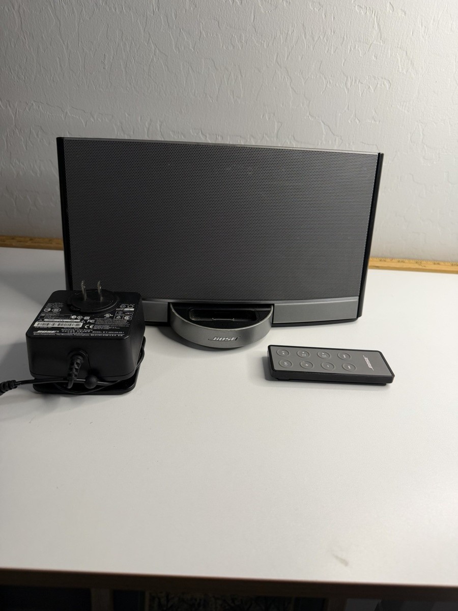 BOSE SoundDock Portable Digital Music System w/ Remote and
