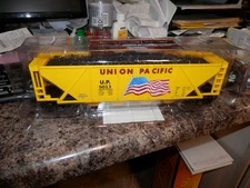 Menards Union Pacific Hopper wCoal Load