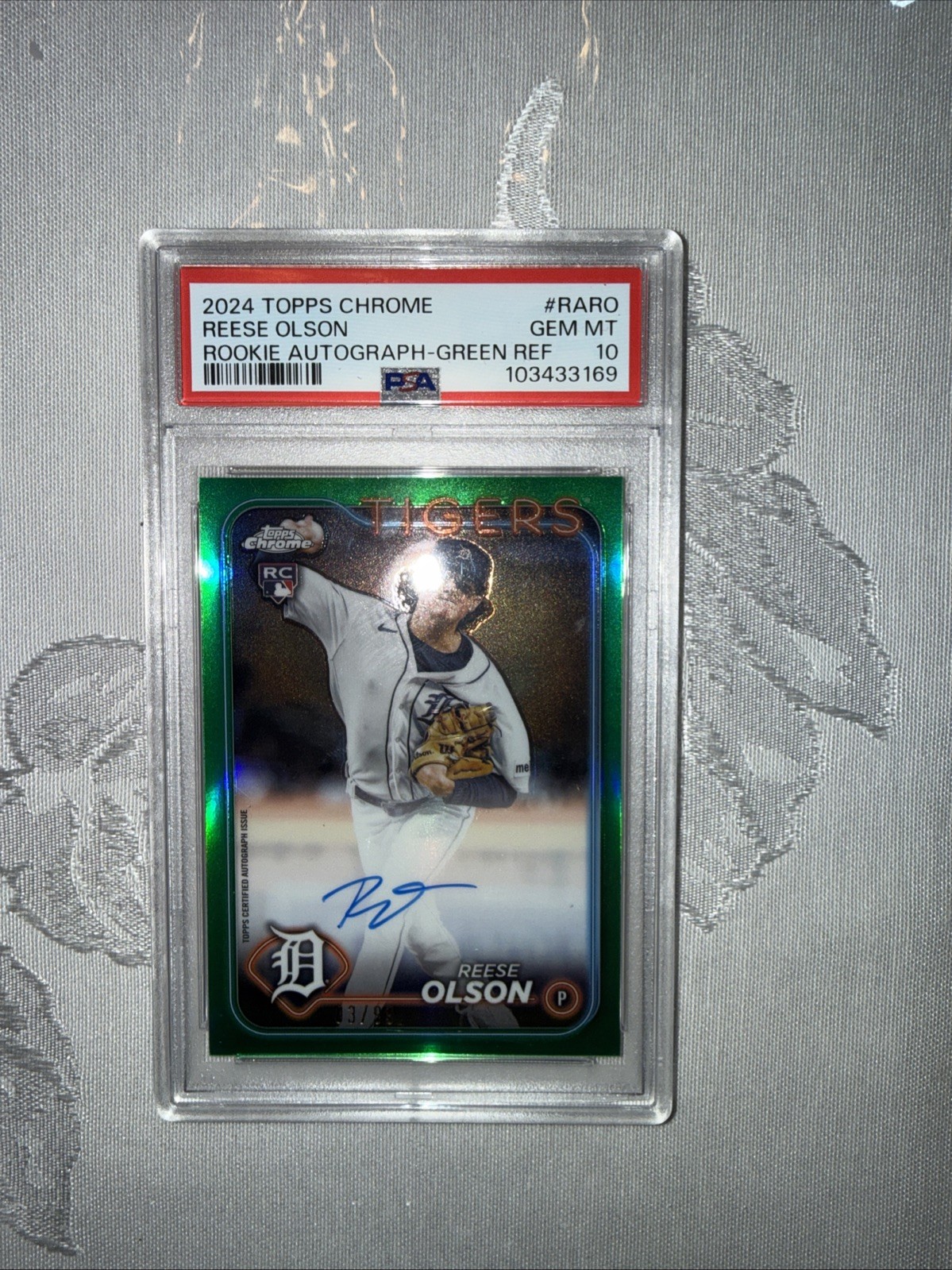 2024 Topps Chrome- Rookie Autographs Reese Olson #RA-RO Green Refractor /99 (RC)