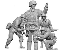 1/35 WWII German Artillery Crew 4 figures - T679