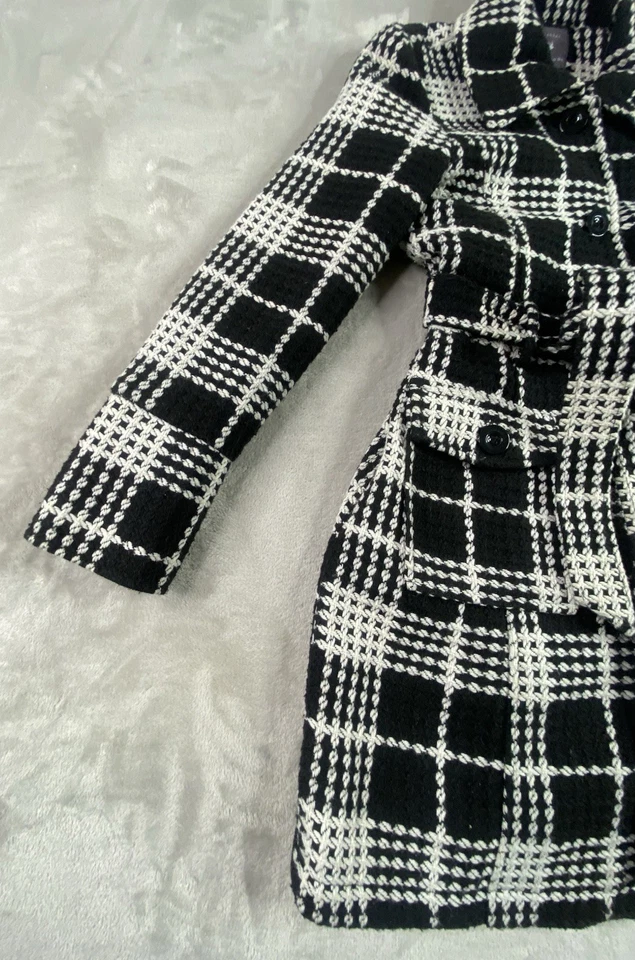 Forver 21 | Mujer | Abrigo largo Preppy a cuadros con cinturón | Negro/Blanco | M 😍 Foto 2 de 4
