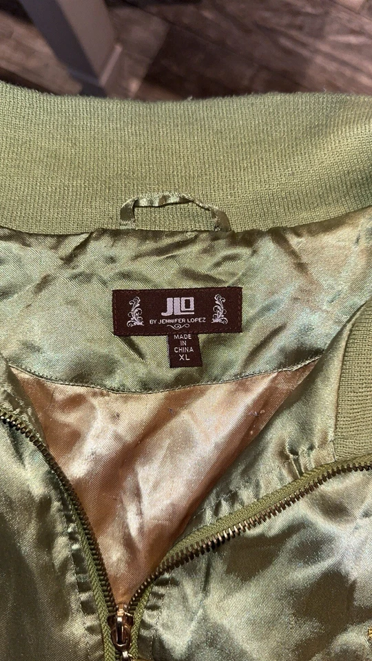 J Lo - Jennifer Lopez - Chaqueta Bomber Verde Satinado Talla XL Foto 2 de 4