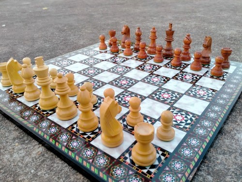 16"x16" Inch Wooden Laminated Flat Chess Board With Special Chess Pieces Set - Picture 6 of 7