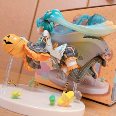 Vocaloid Miku Hatsune TRICK or MIKU Figure illustration by