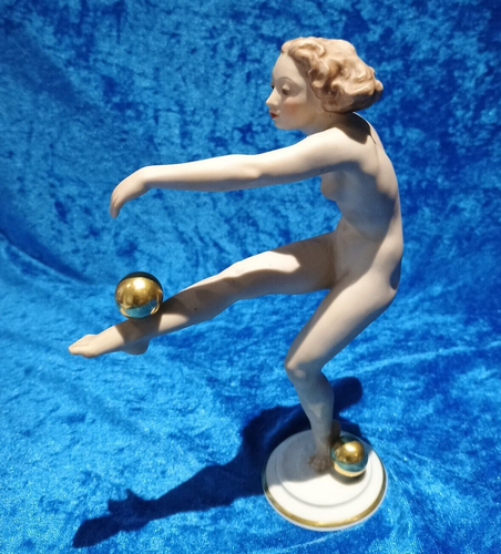 B24/69 Hutschenreuhter "Kugelspielerin" Akt Nude Kunstfigur H = 22 cm - Picture 3 of 13