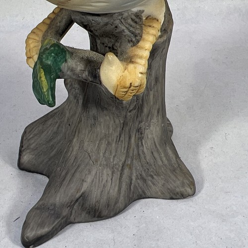 Escultura de bisque de porcelana de pájaro Wren encaramado. #R6 - Imagen 6 de 9