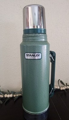 Stanley Classic  Thermos /Vacuumed Bottle /1-Liter /Green Stainless Steel 