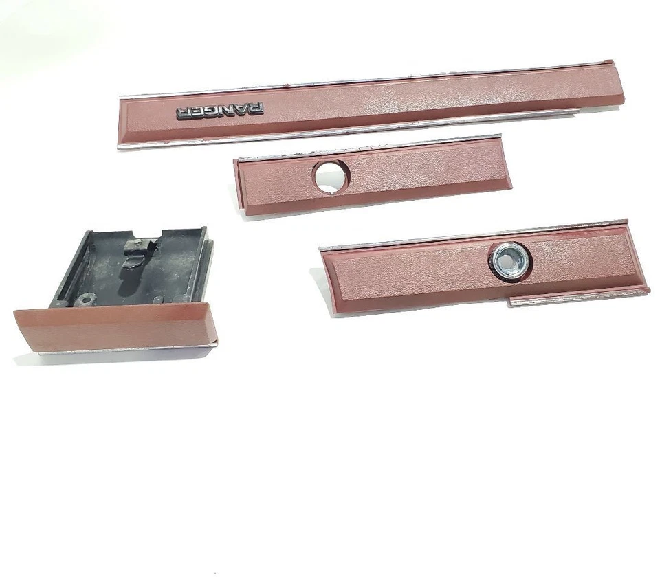 Ford Ranger 1987 OEM molduras de tablero con bandeja de cenizas  Foto 2 de 4