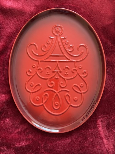 Le Creuset Oval Platter Santa Noel Christmas NEW - Picture 2 of 7