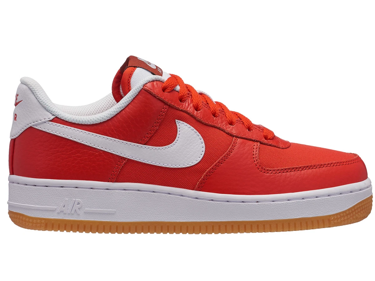 Nike Air Force 1 '07 trainers in white and red