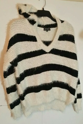 POL Women's Hooded Fuzzy Sweater Chunky 