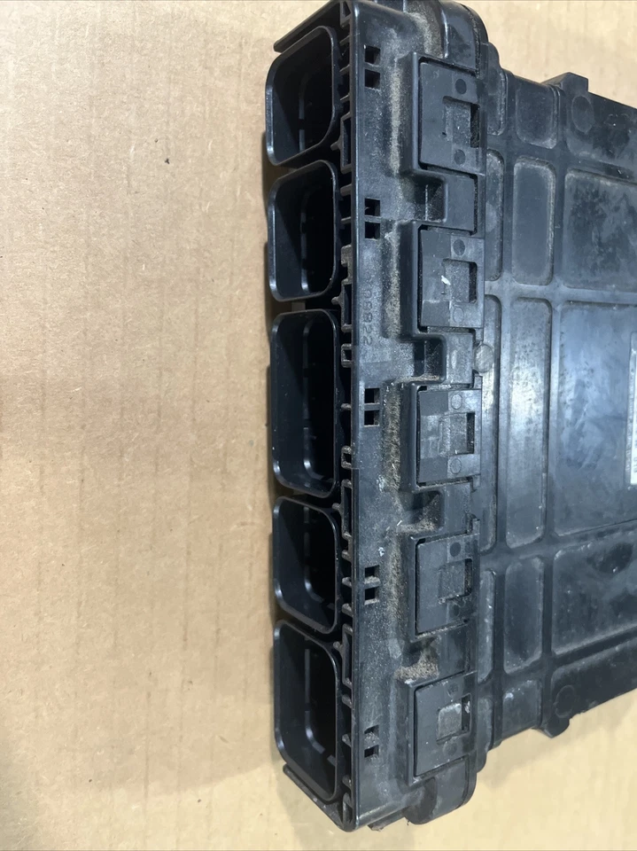 Computadora de motor ECU Mitsubishi Eclipse 2010 genuina 8631A737 OEM Foto 3 de 3