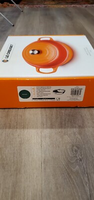 Le Creuset Buffet Casserole 3.5 Qt With Glass Lid - Artichoke Color